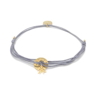 Armband mit goldenem Weihnachtskranz und grauem Stoffband